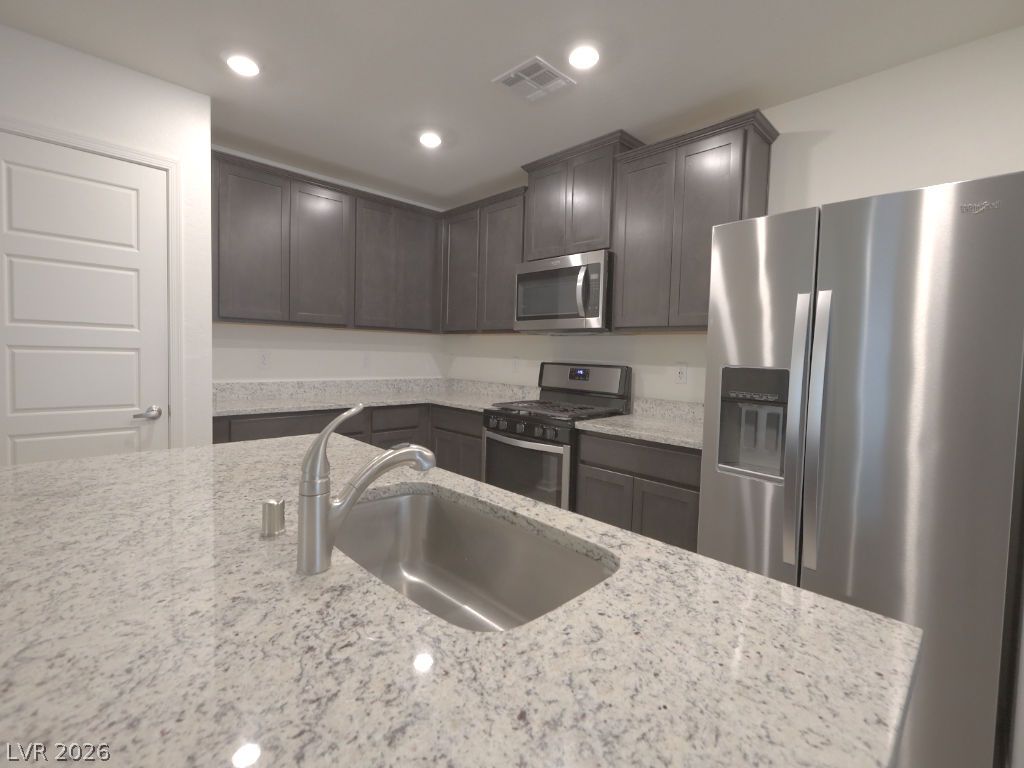 Photo 10 of 40, 626 Abrazar Avenue