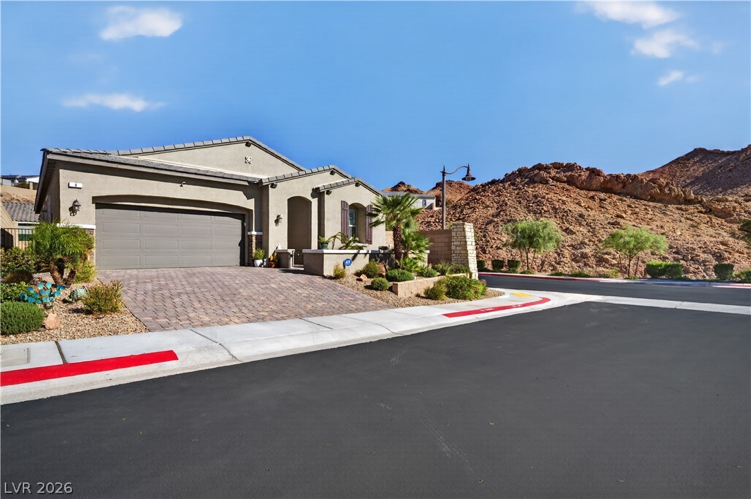 4 Bobado Lane, Henderson