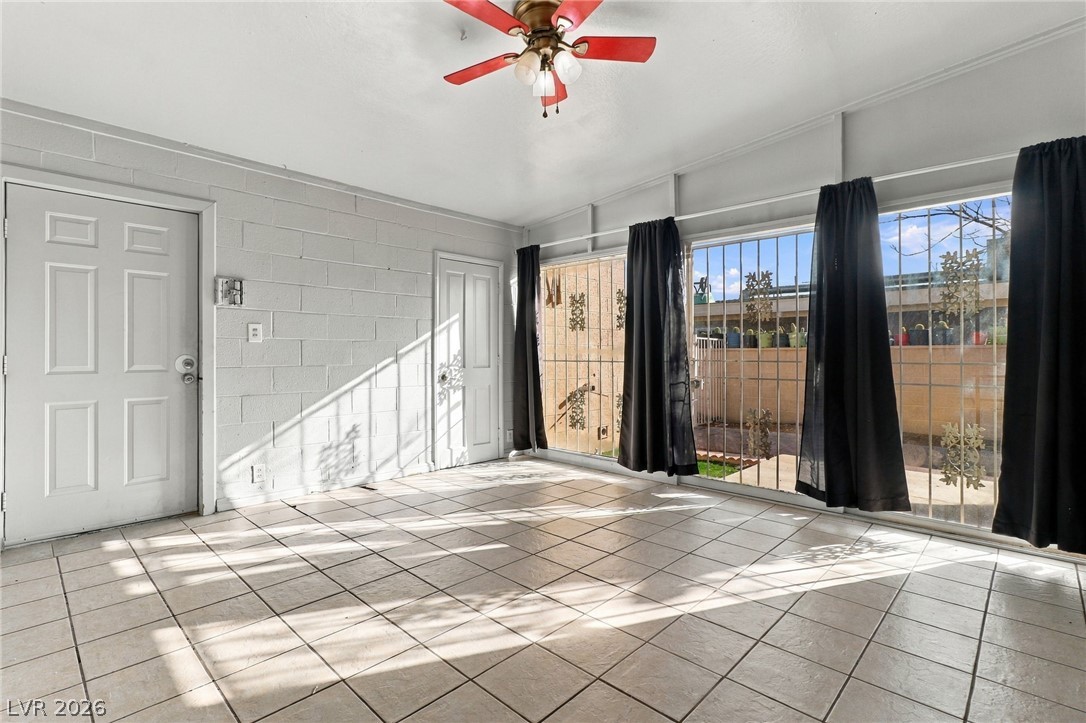 Photo 6 of 25, 2521 Perliter Avenue