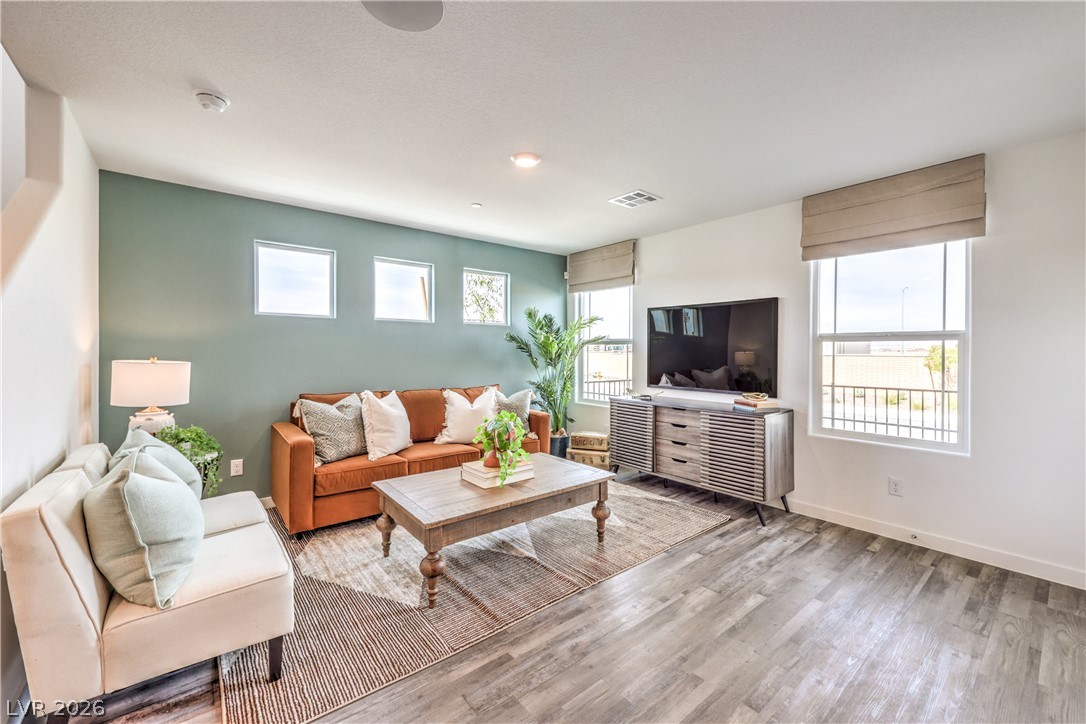 Photo 7 of 33, 923 Black Heron Street