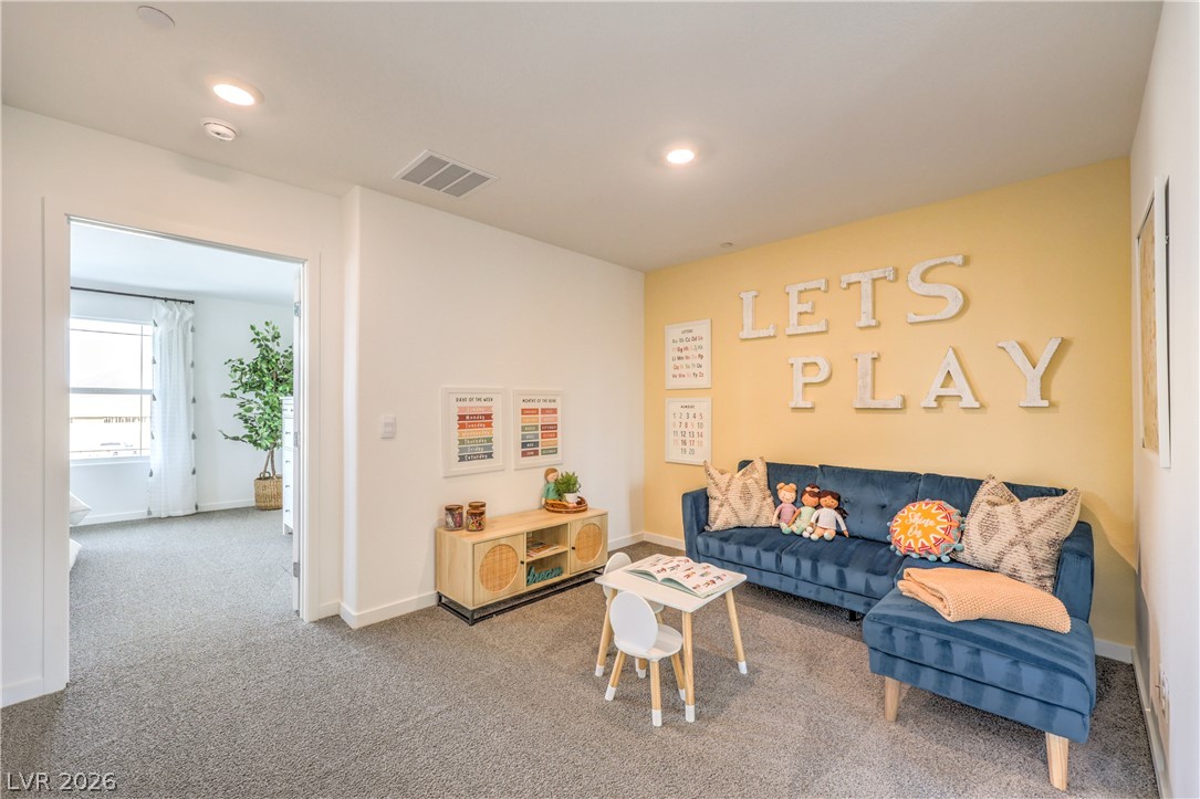 Photo 17 of 33, 923 Black Heron Street