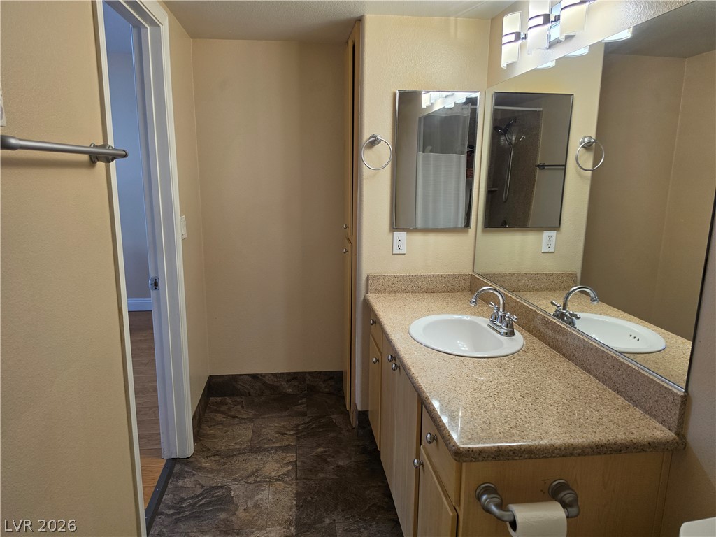 Photo 21 of 41, 8000 W Badura Avenue #2111