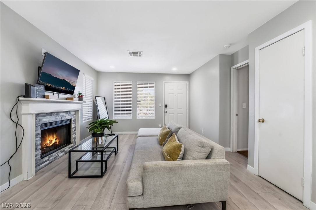 Photo 11 of 33, 3450 Erva Street #230