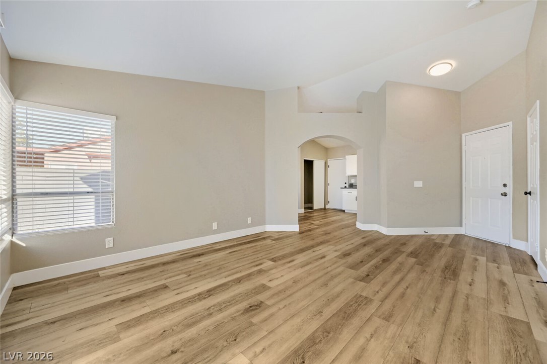 Photo 7 of 29, 4707 Checker Way