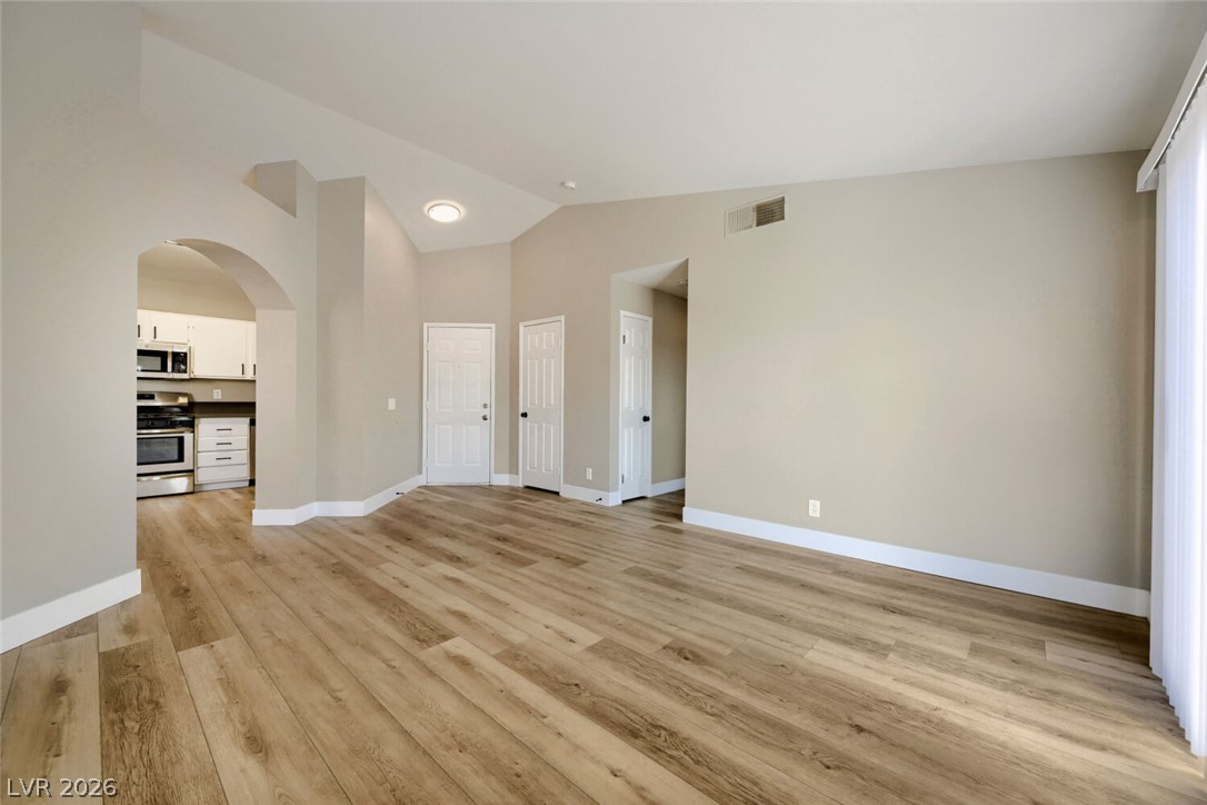 Photo 8 of 29, 4707 Checker Way