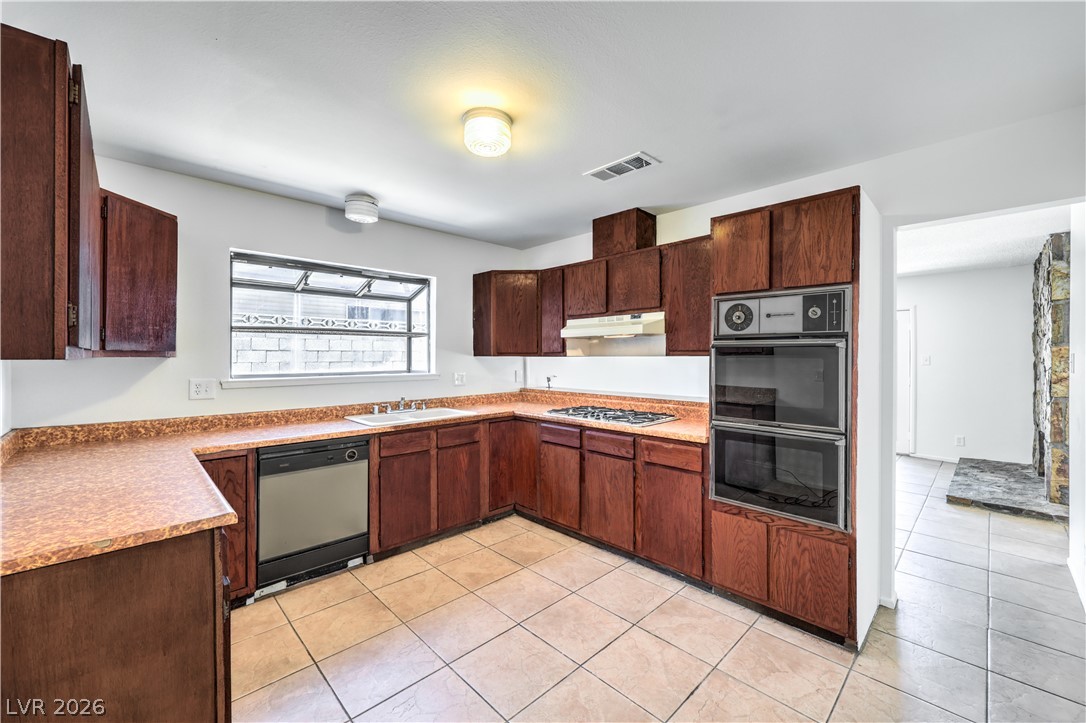 Photo 9 of 44, 4462 Newton Drive