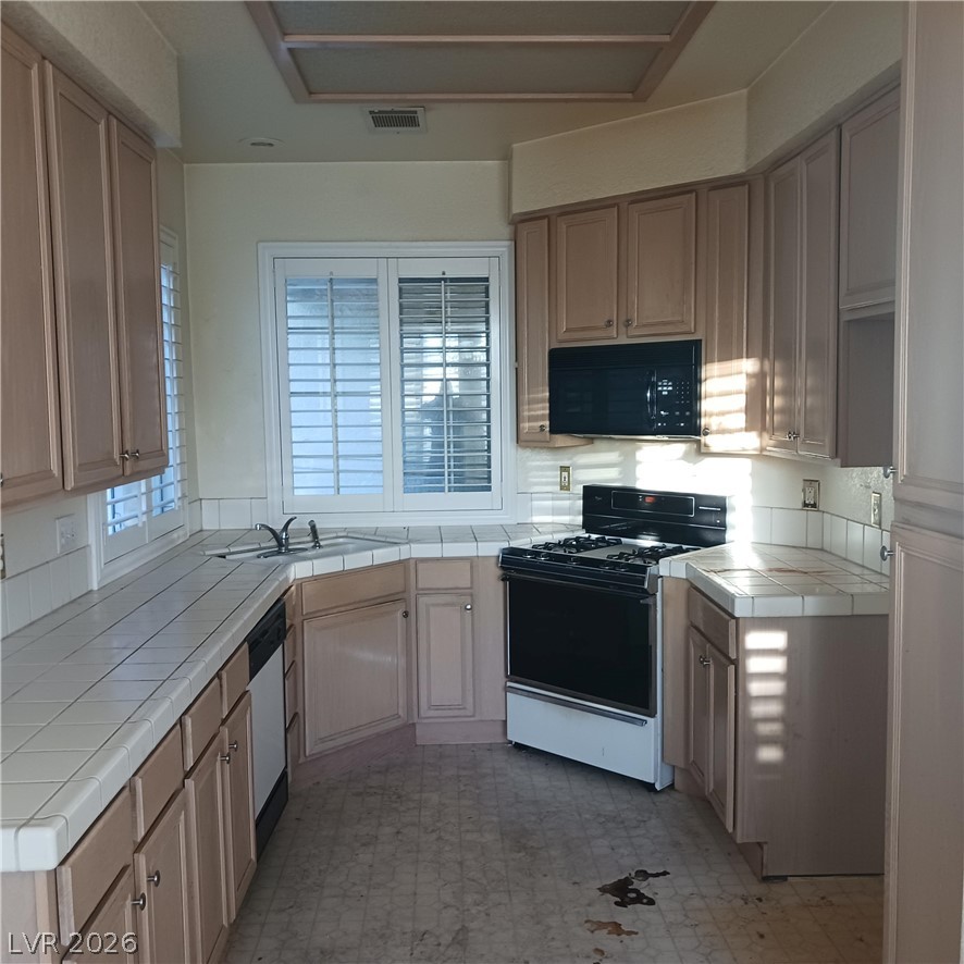 Photo 24 of 52, 5201 S Torrey Pines Drive #1264