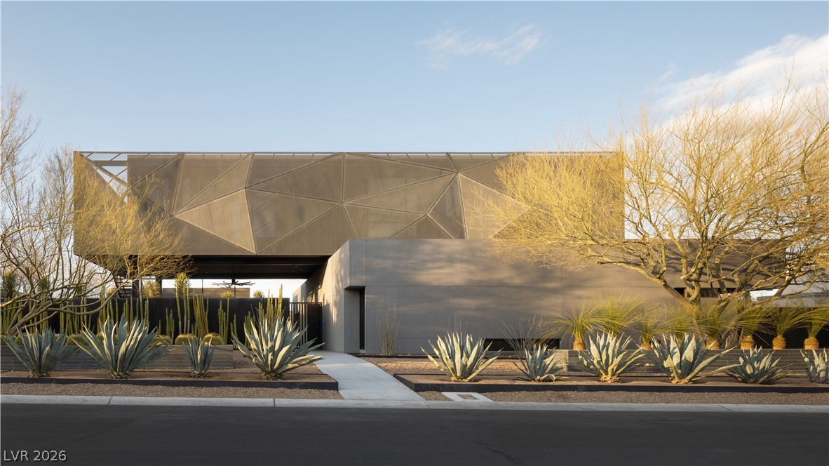 20 Soaring Bird Court, Las Vegas 89135