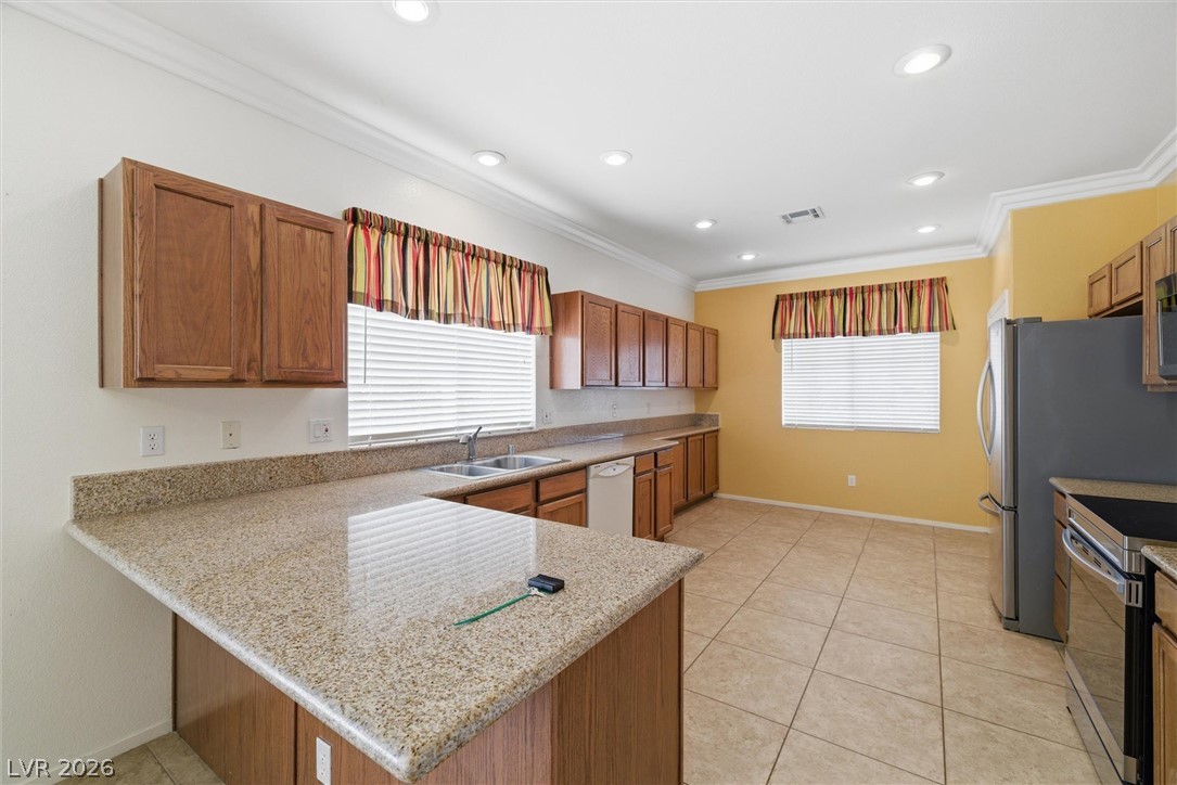 Photo 12 of 40, 4911 S Castello Way