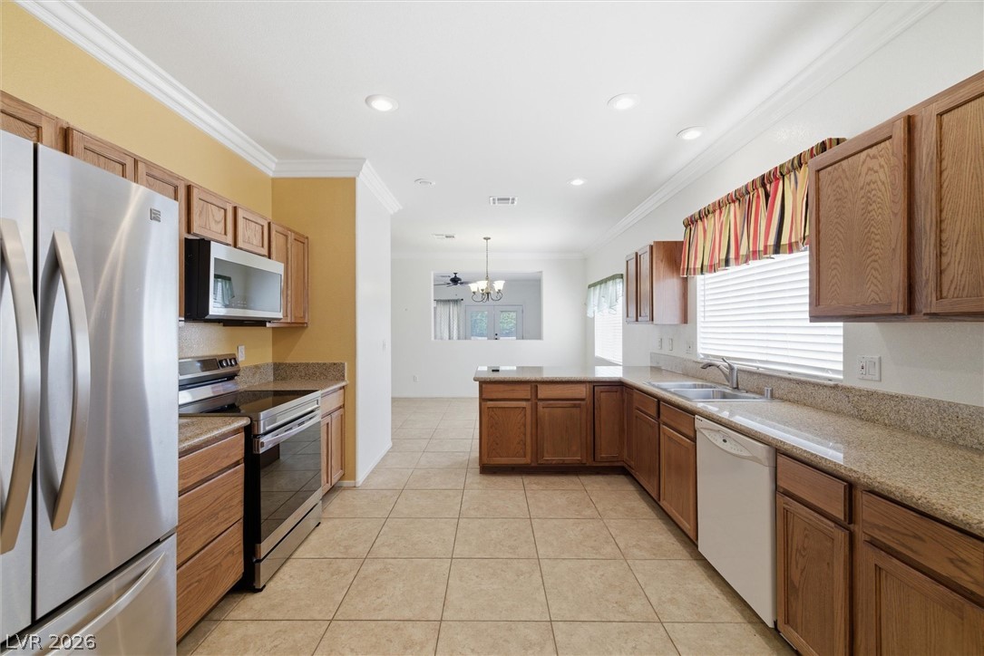Photo 14 of 40, 4911 S Castello Way
