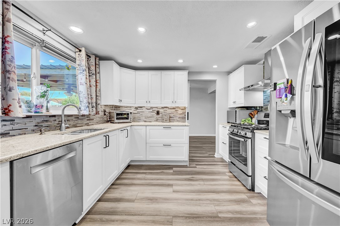Photo 10 of 36, 342 Fuente Drive