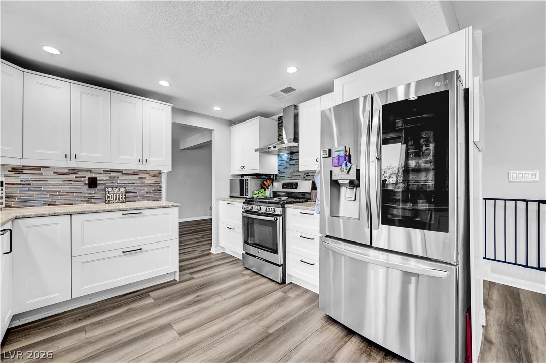 Photo 11 of 36, 342 Fuente Drive