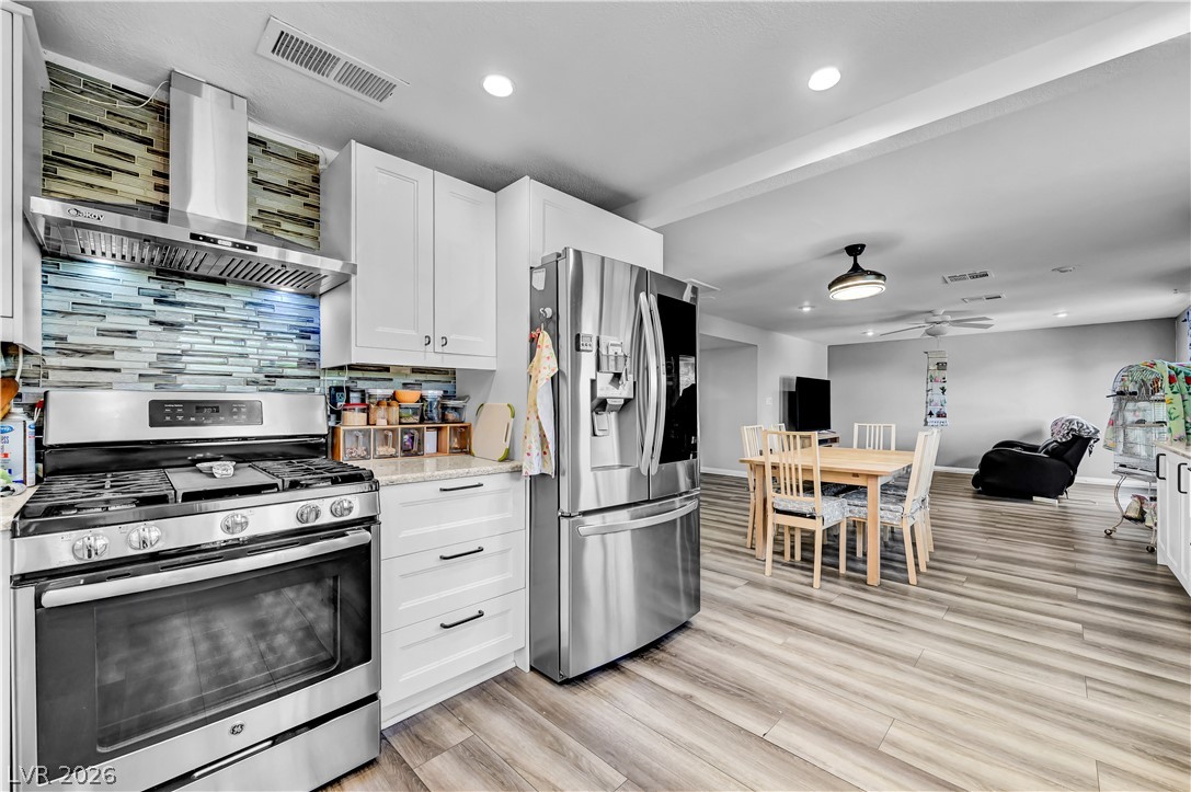 Photo 12 of 36, 342 Fuente Drive