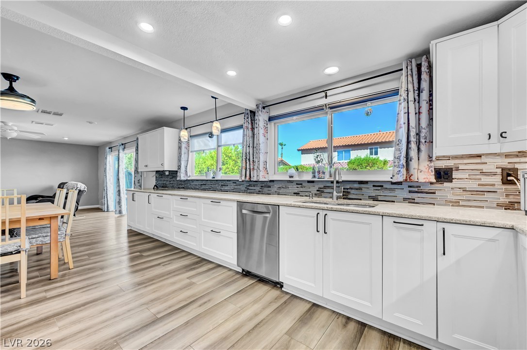 Photo 13 of 36, 342 Fuente Drive