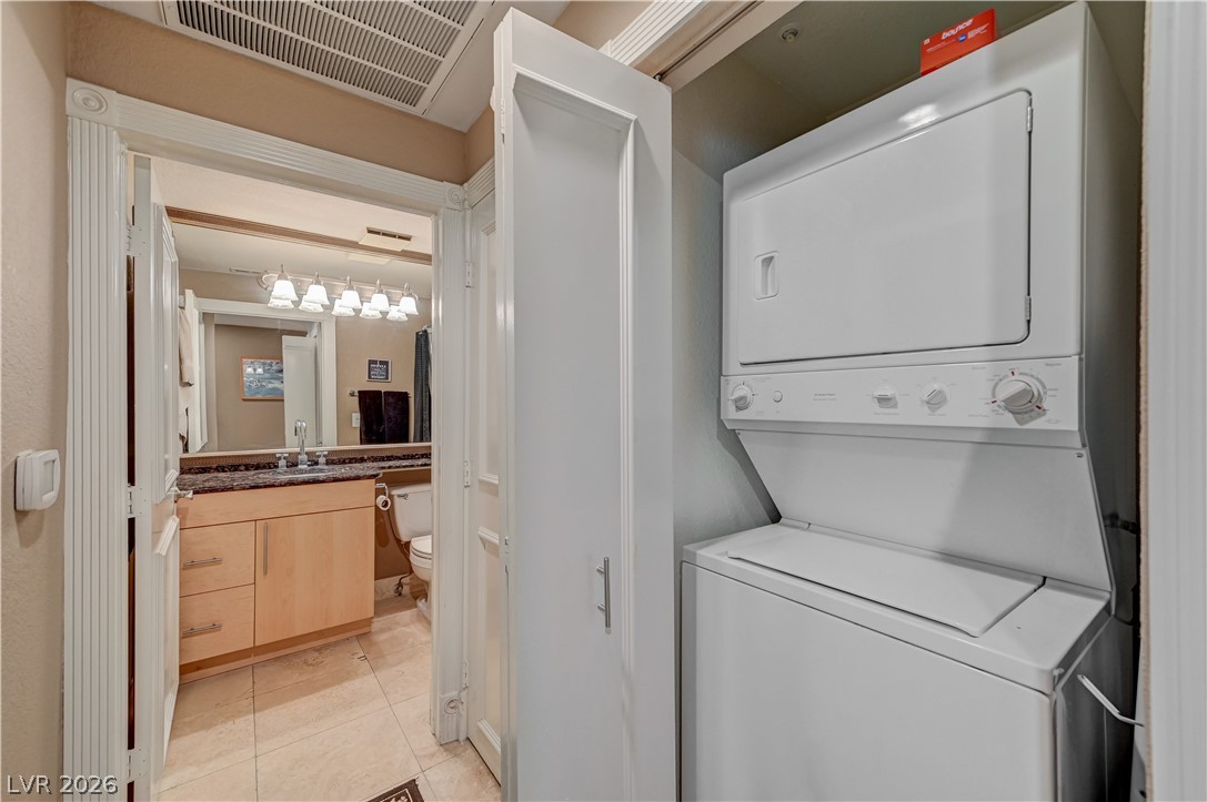 Photo 34 of 62, 230 E Flamingo Road #333