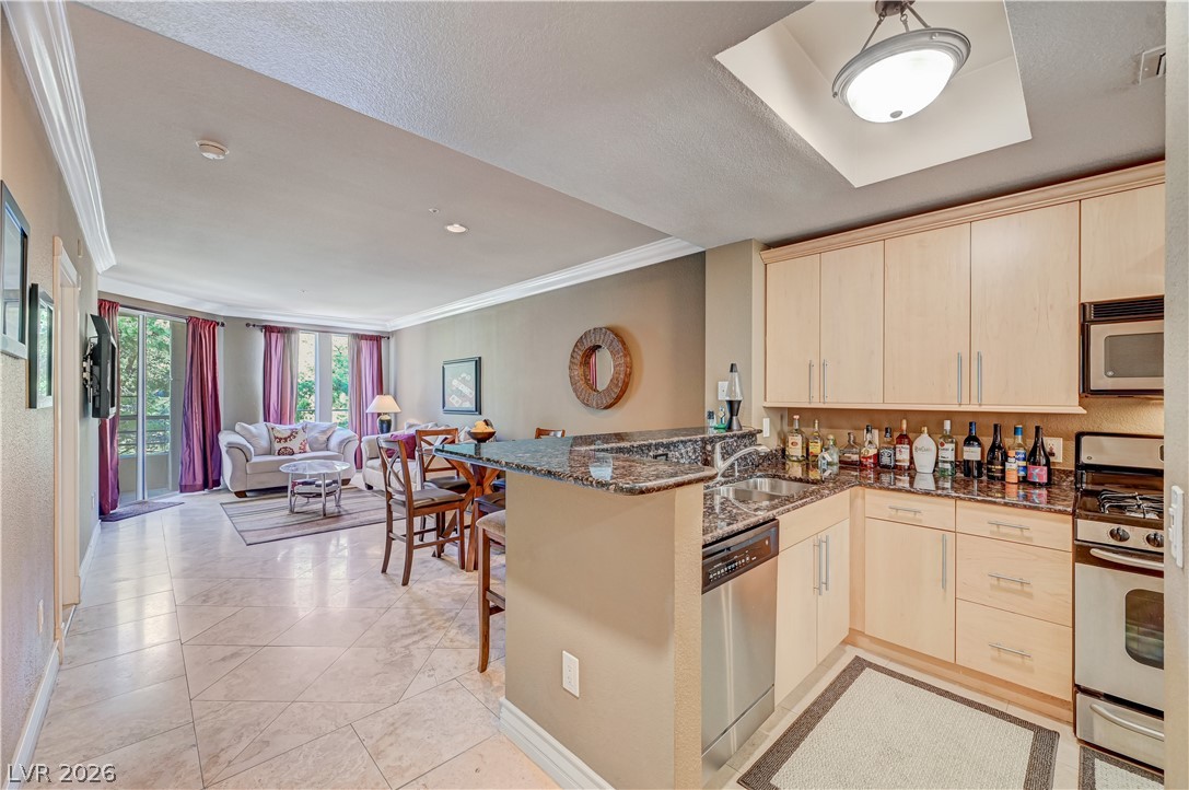 Photo 9 of 62, 230 E Flamingo Road #333