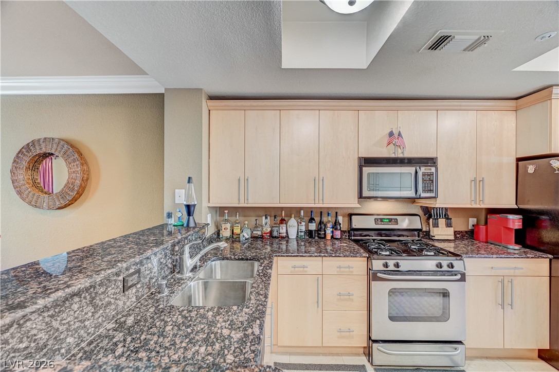 Photo 22 of 62, 230 E Flamingo Road #333