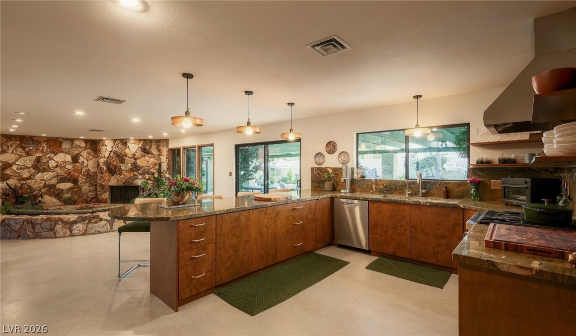 Photo 12 of 42, 7355 Edna Avenue