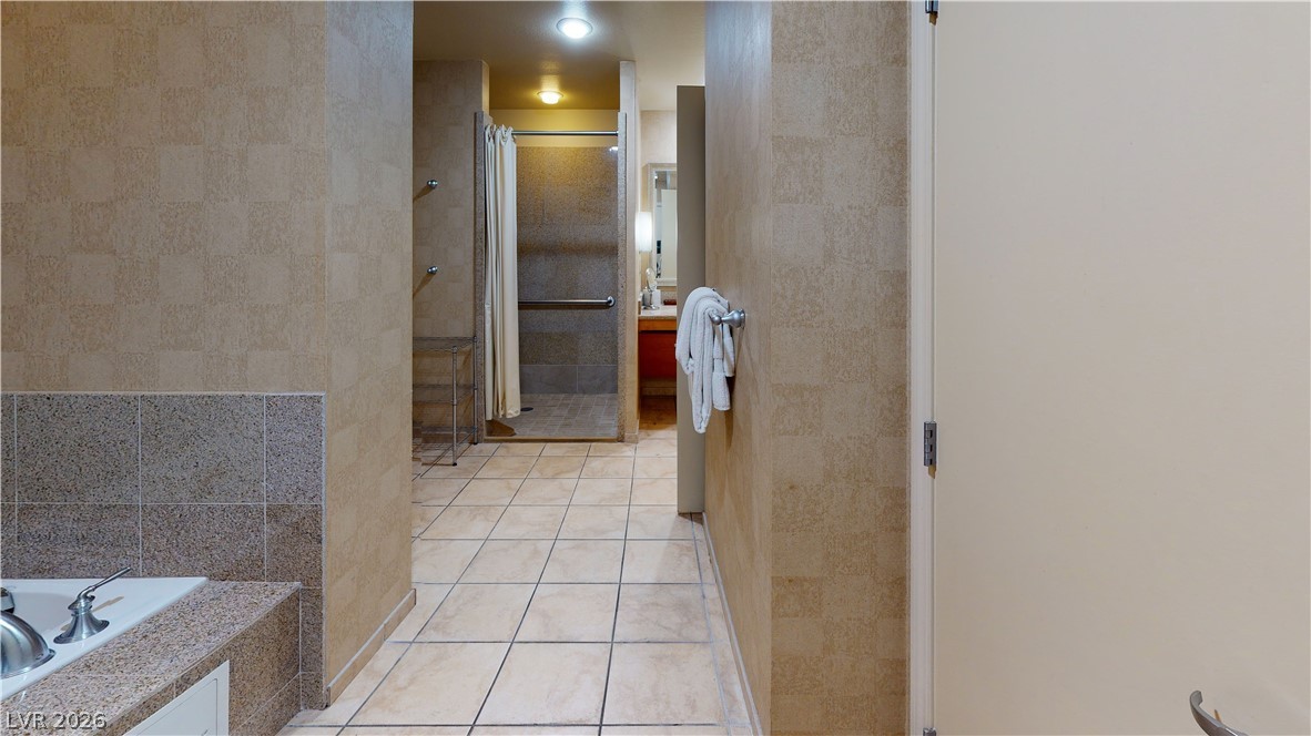 Photo 13 of 25, 211 E Flamingo Road #202