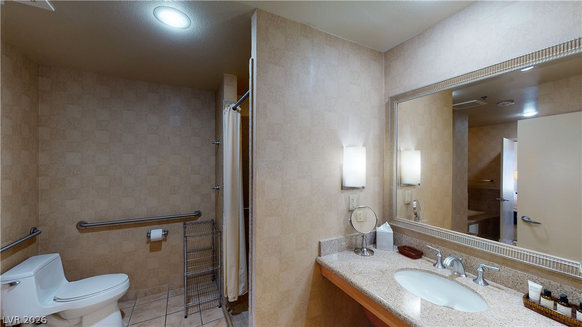 Photo 17 of 25, 211 E Flamingo Road #202