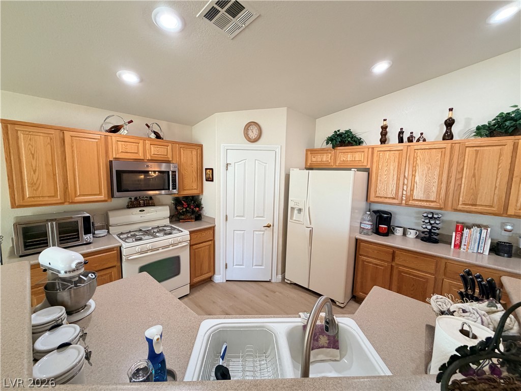 Photo 4 of 3917 Robin Knot Court