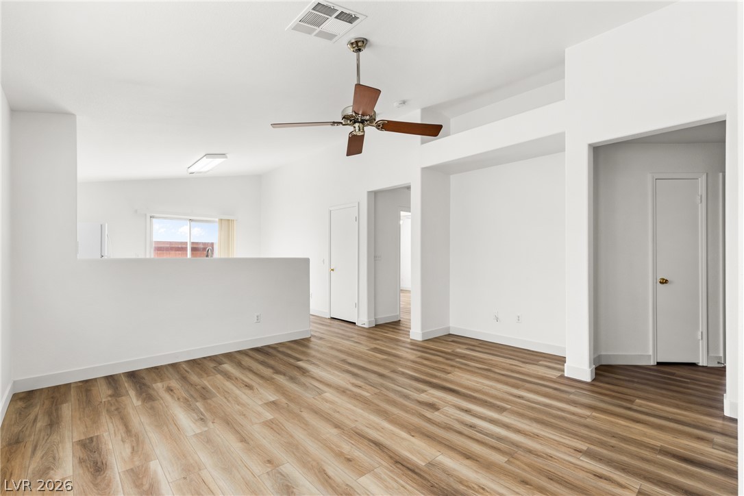 Photo 6 of 50, 5429 Bridgehampton Avenue