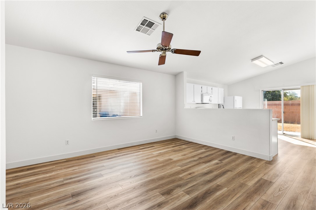 Photo 7 of 50, 5429 Bridgehampton Avenue