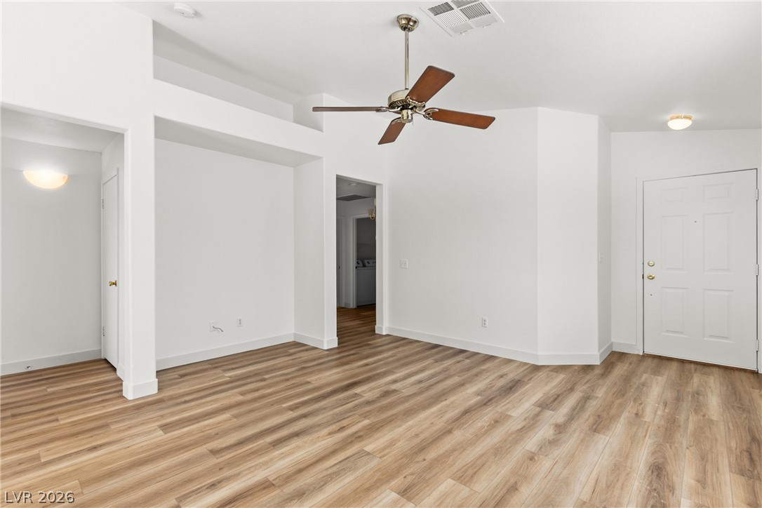 Photo 9 of 50, 5429 Bridgehampton Avenue