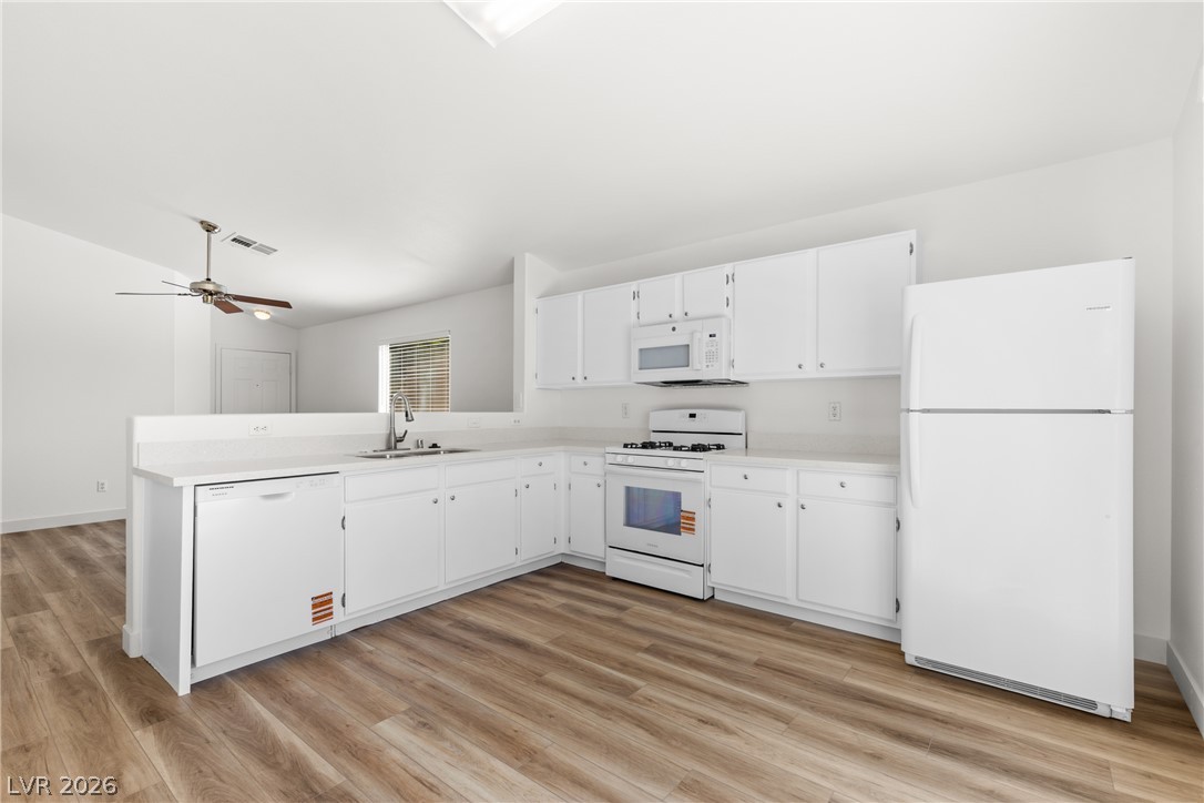 Photo 12 of 50, 5429 Bridgehampton Avenue