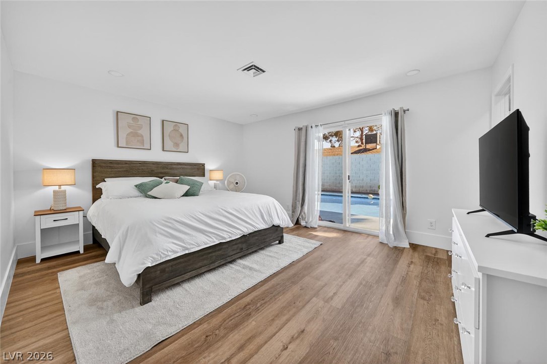 Photo 9 of 16, 6191 Bullion Boulevard