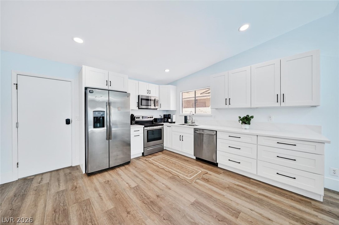 Photo 7 of 16, 6191 Bullion Boulevard