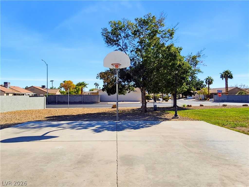 Photo 9 of 35, 633 Roberta Alecia Avenue