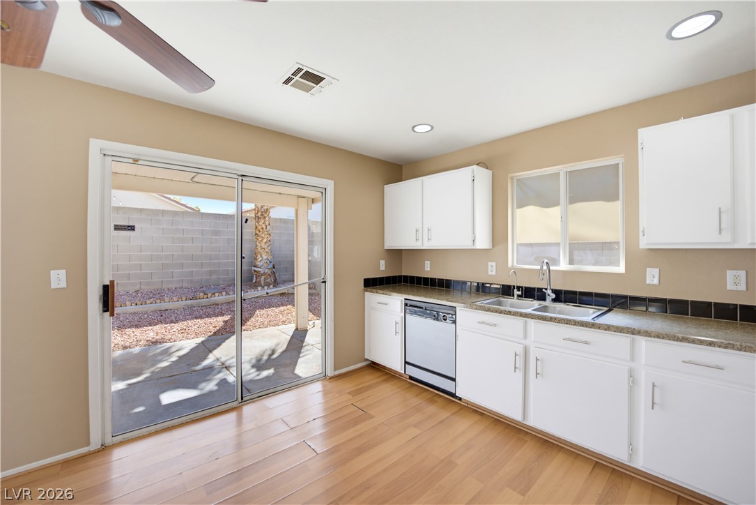 Photo 14 of 35, 633 Roberta Alecia Avenue
