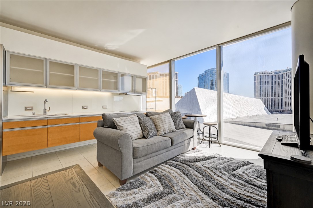 3722 Las Vegas Boulevard #303, Las Vegas 89158