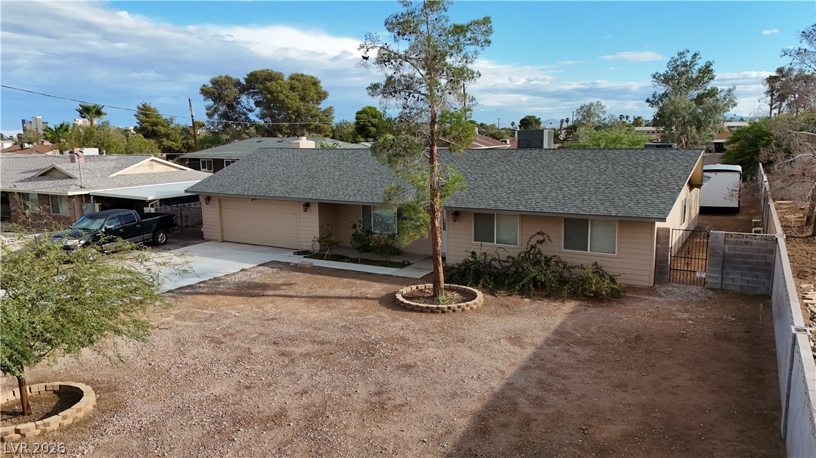 Photo 3 of 5855 W Oakey Boulevard