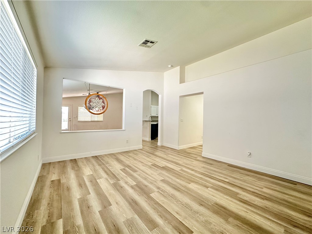 Photo 3 of 519 Lambourne Court