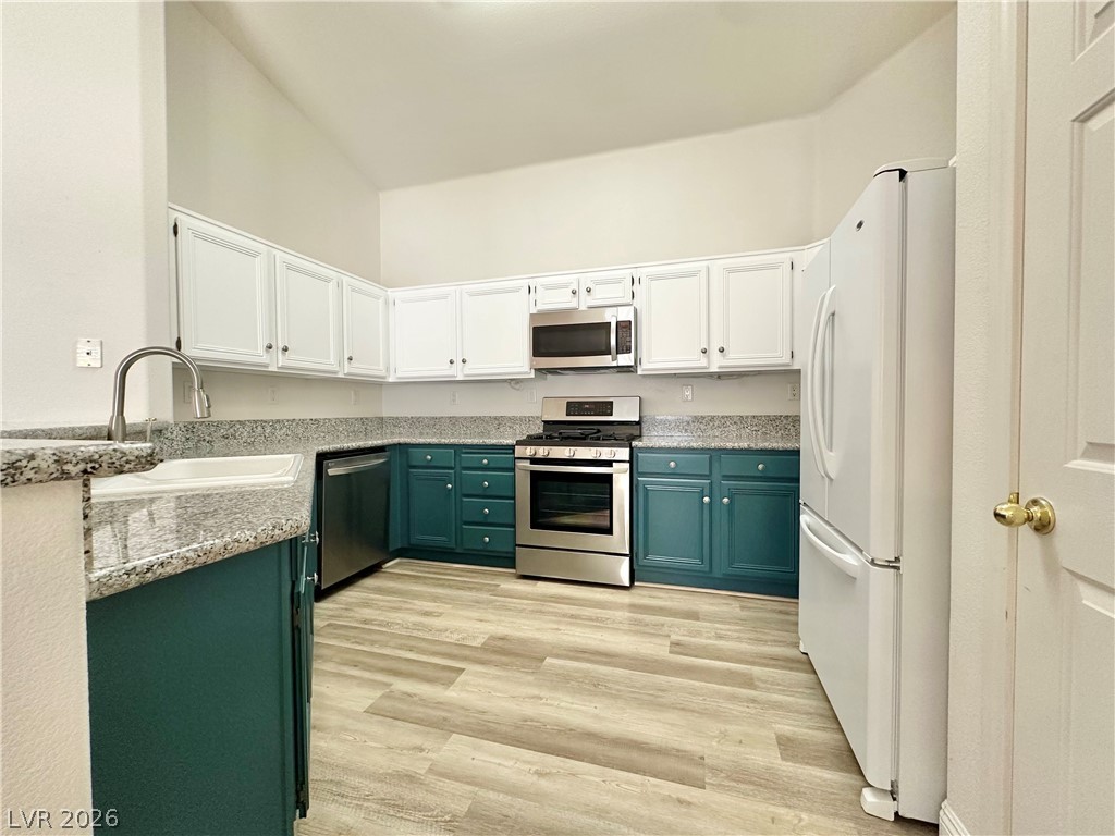 Photo 9 of 43, 519 Lambourne Court