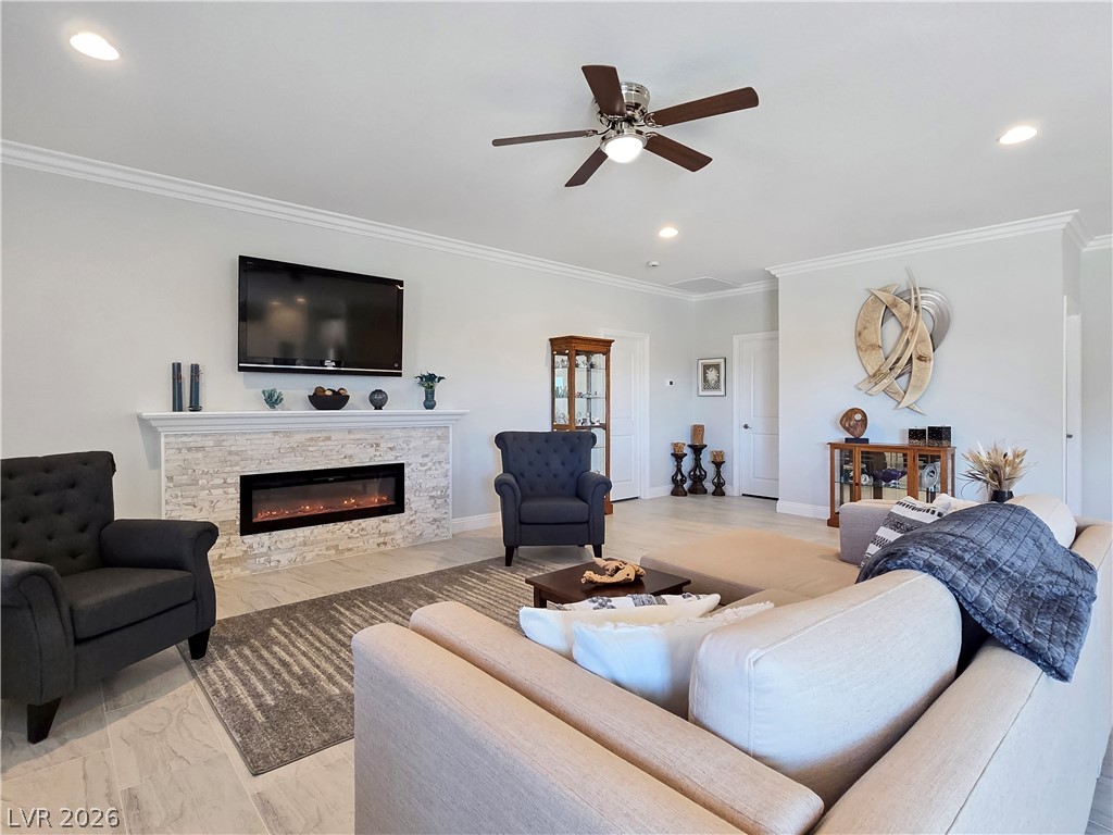 Photo 11 of 42, 5471 Lincolnwood Court