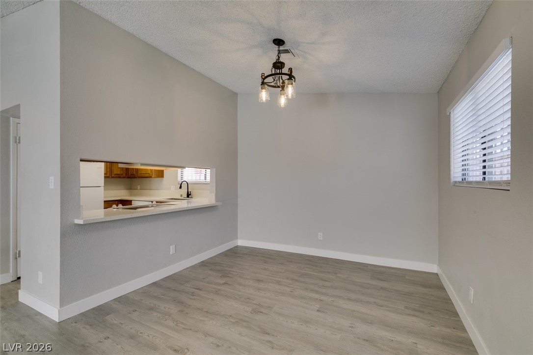 Photo 10 of 33, 3355 Racquet Street
