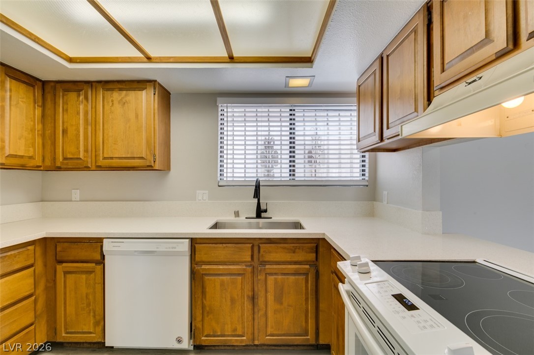 Photo 13 of 33, 3355 Racquet Street