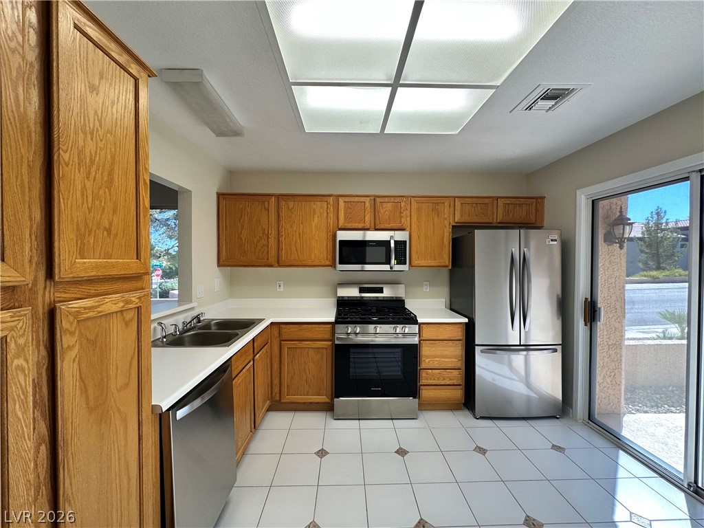 Photo 4 of 8700 Shorecliff Drive