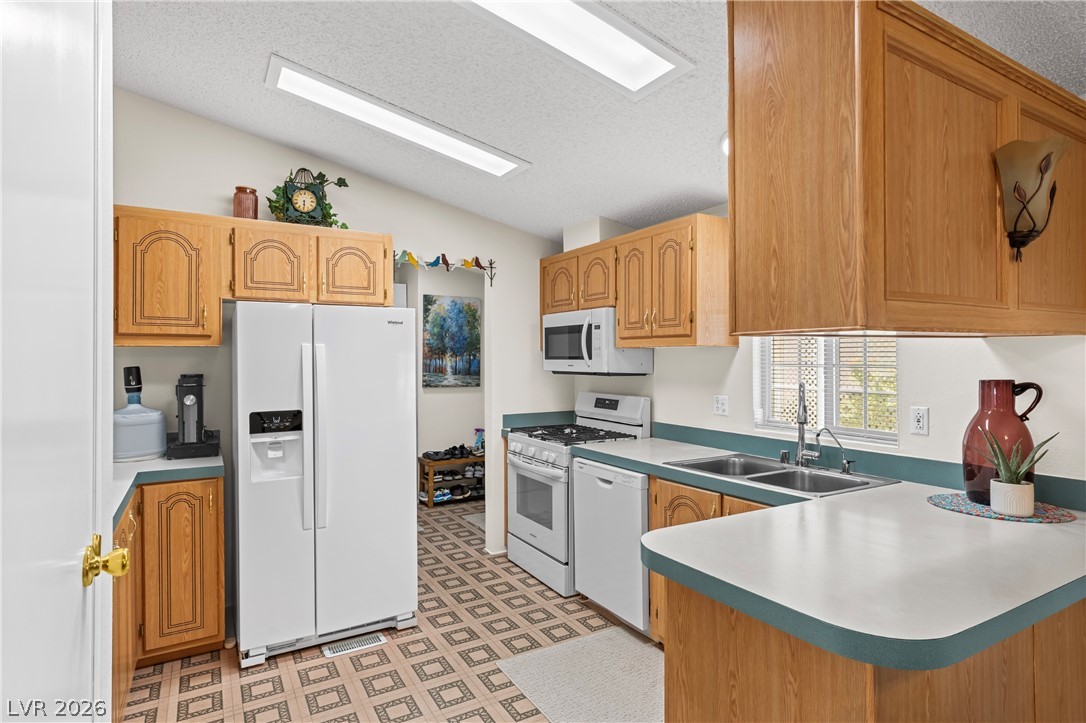 Photo 8 of 27, 1287 Brenalee Avenue