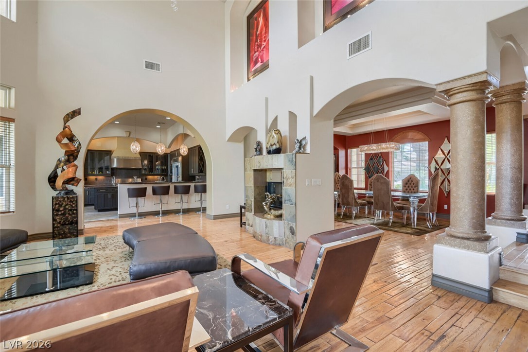 Photo 11 of 46, 2010 Shenley Court