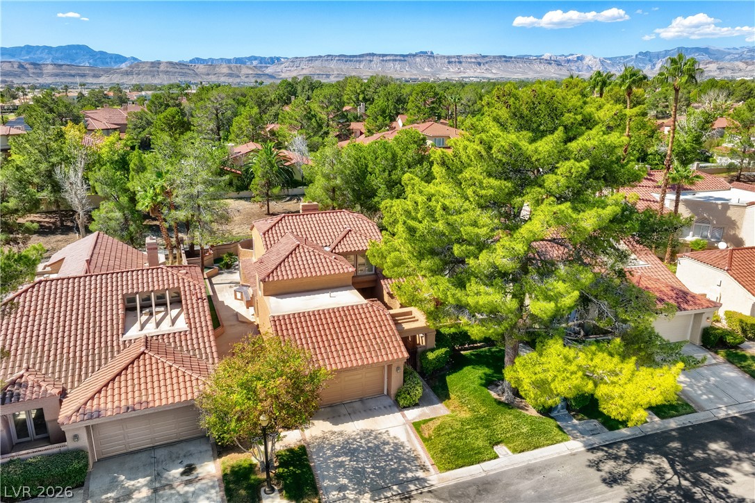 Photo 2 of 5105 Turnberry Lane