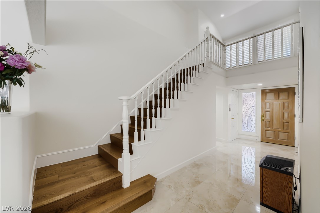 Photo 5 of 5105 Turnberry Lane
