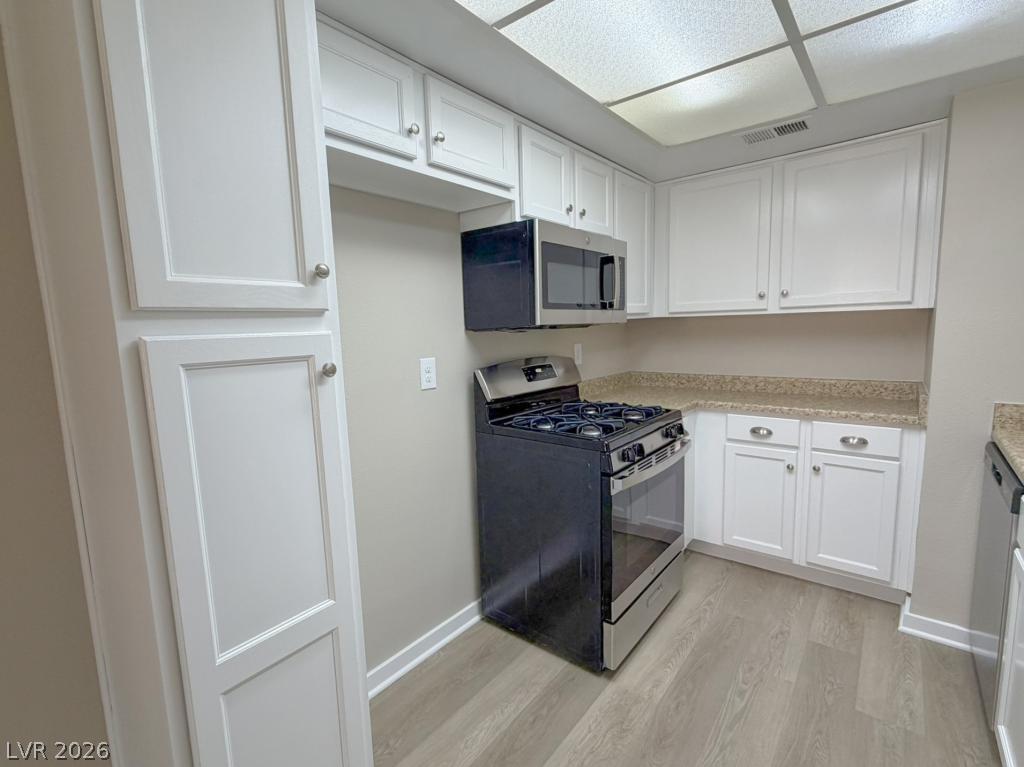 Photo 20 of 27, 200 Brookside Lane #C