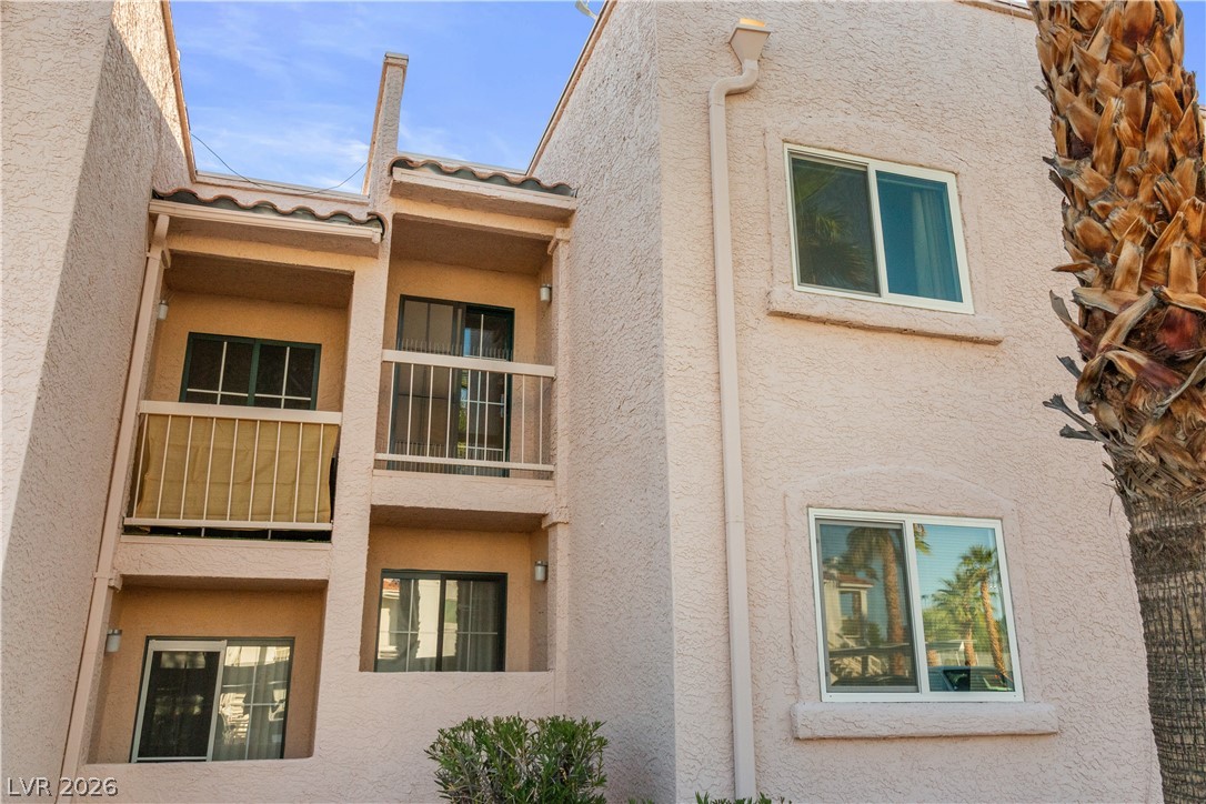 Photo 36 of 78, 1928 Las Palmas Lane #228