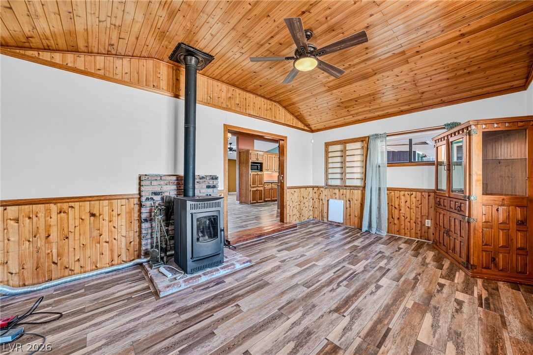 Photo 13 of 50, 860 Dixieland Street