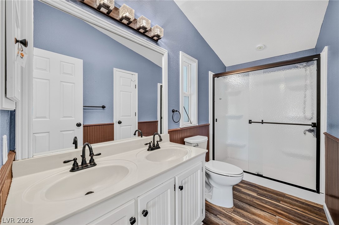 Photo 32 of 50, 860 Dixieland Street
