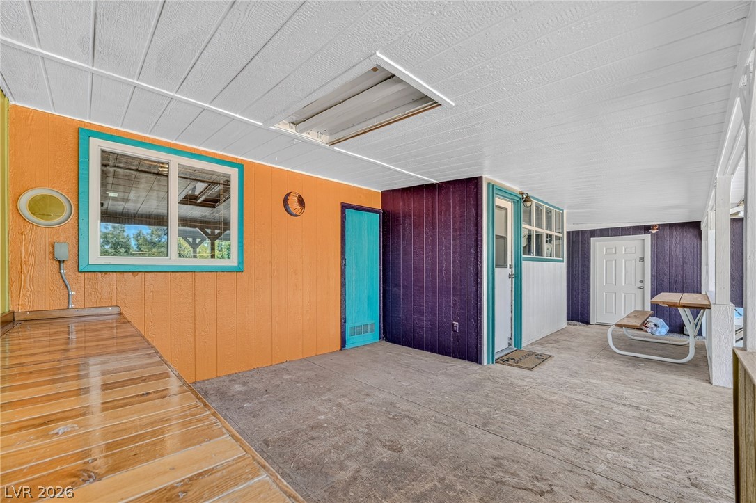 Photo 41 of 50, 860 Dixieland Street